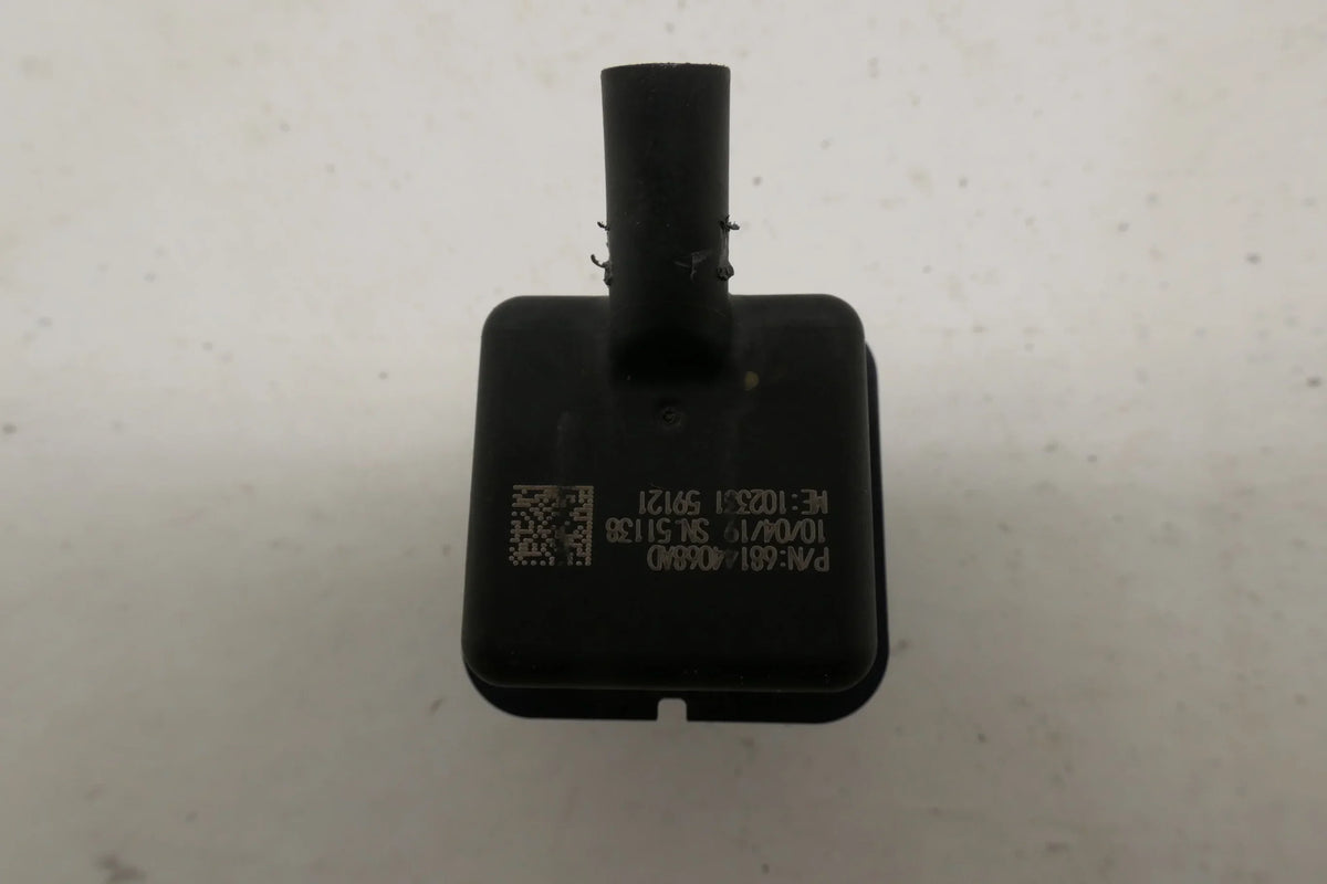 Pre-Owned 2020 Chrysler Pacifica Rear View Back-Up Camera OEM (Good)