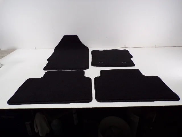 Pre-Owned 22 Ford Ranger Set of 4 *NEW* Onyx Cloth Floor Mats OEM LKQ (Good)