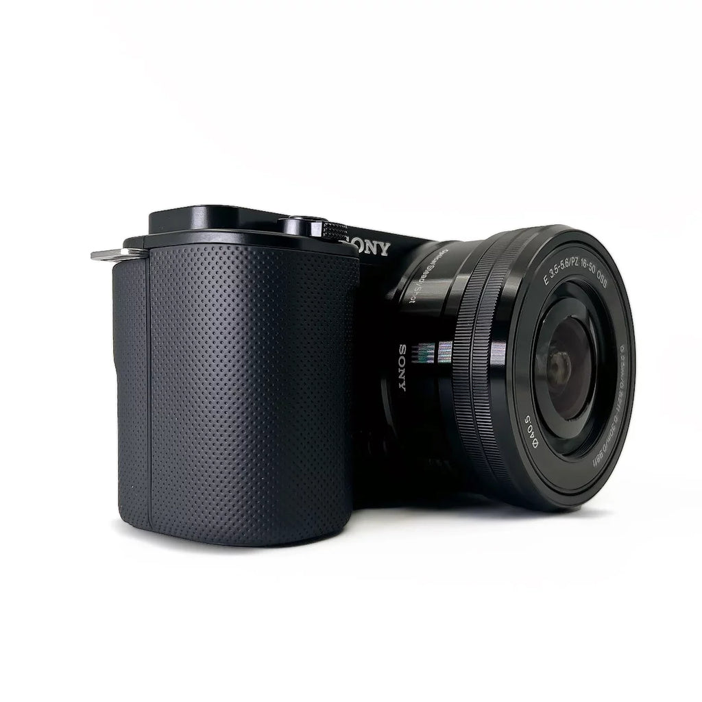 Sony Alpha ZV-E10 - APS-C Interchangeable Lens Mirrorless Vlog Camera Kit - Dark