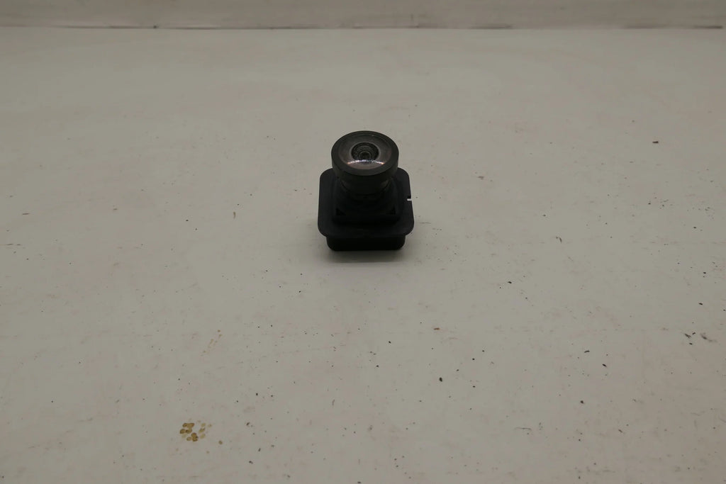 Pre-Owned 2020 Chrysler Pacifica Rear View Back-Up Camera OEM (Good)