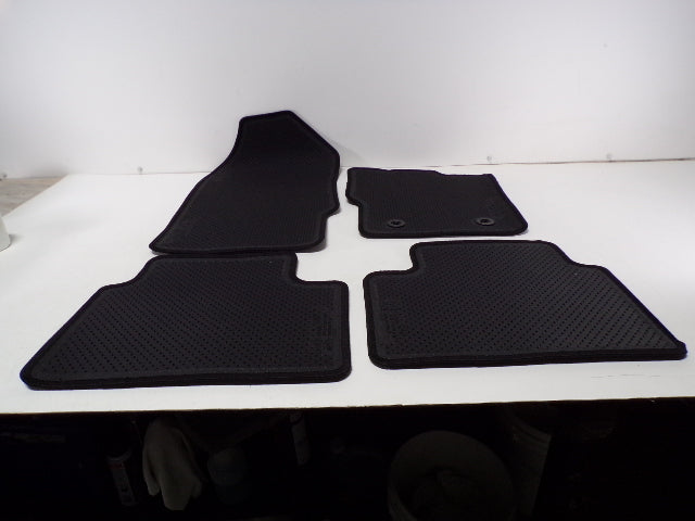 Pre-Owned 22 Ford Ranger Set of 4 *NEW* Onyx Cloth Floor Mats OEM LKQ (Good)